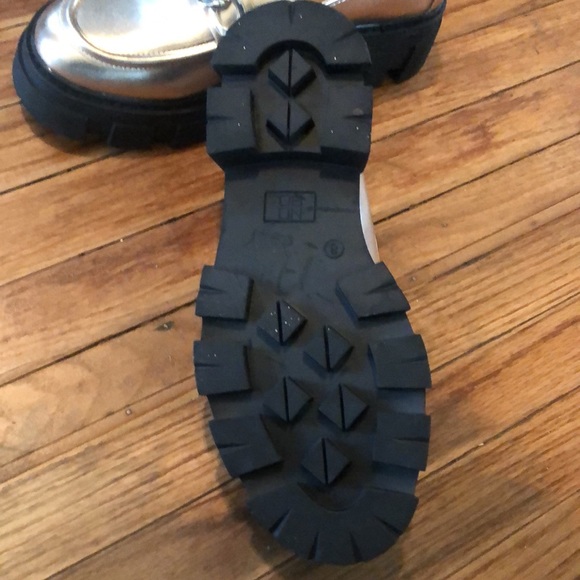 Gold platforms - Picture 3 of 6